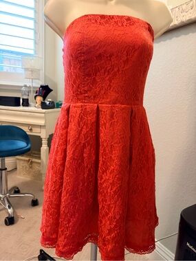 Poetry Coral-Red Strapless Lace Mini Dress